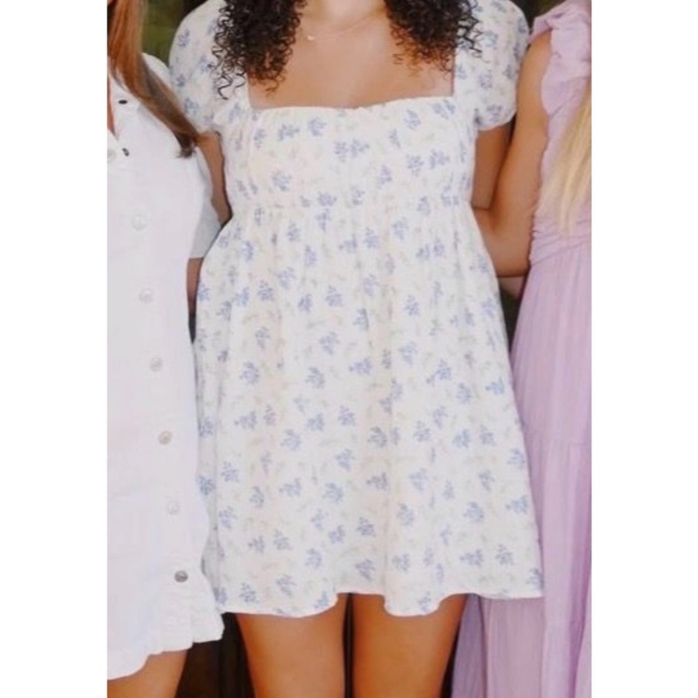 Floral Smocked Mini Dress – Blue & White – Size 4